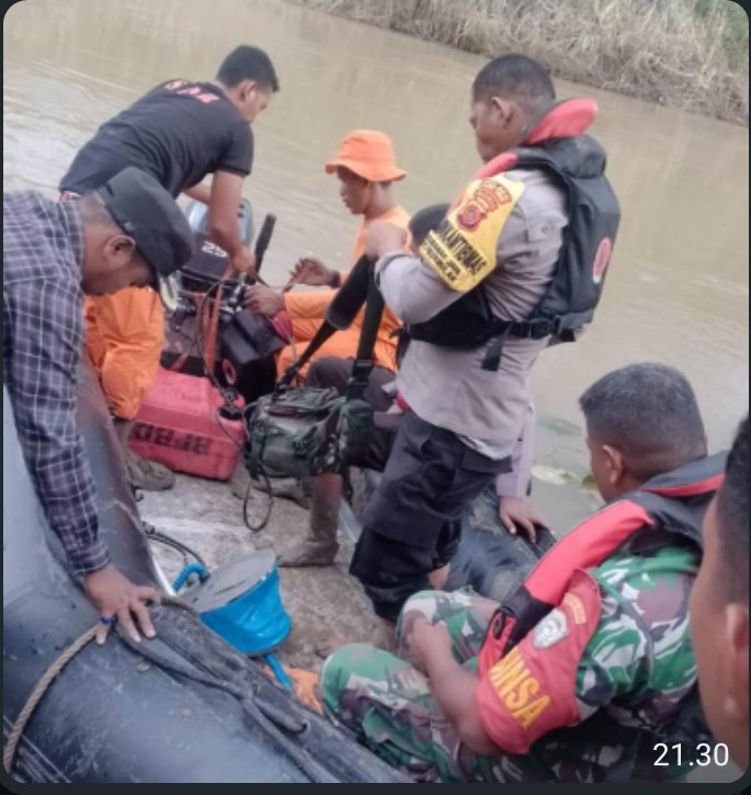 Kapolsek Peureulak Pimpin Pencarian Korban Tenggelam di Sungai Cek Mbon