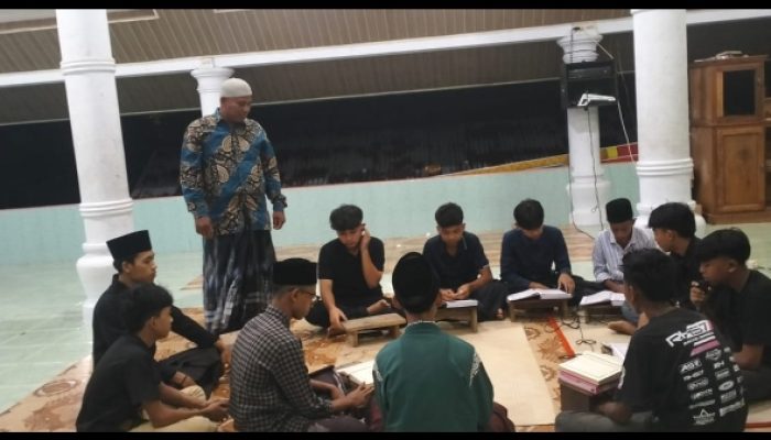 Keuchik Aluebu Tuha.Tadarus Alquran Salah Satu Aspek Nilai Religius.