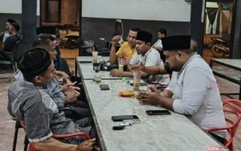 Keuchik di Aceh Timur Gandeng Ratusan Insan Pers Demi Keterbukaan Publik.