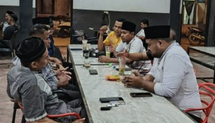 Keuchik di Aceh Timur Gandeng Ratusan Insan Pers Demi Keterbukaan Publik.