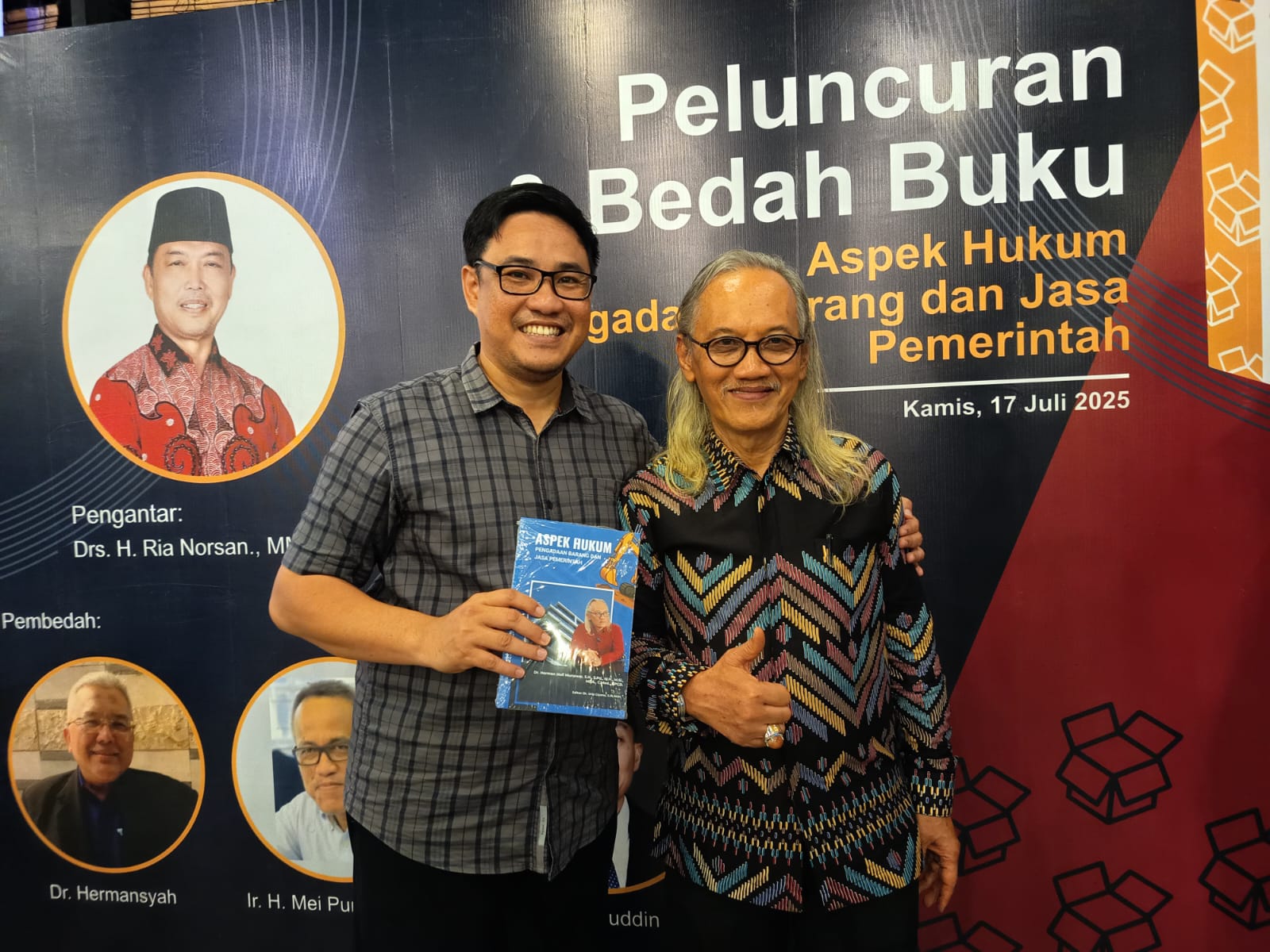 Peluncuran Buku Aspek Hukum Pengadaan Barang dan Jasa Pemerintah Dorong Pemahaman Hukum yang Komprehensif di Kalbar