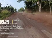 Warga keluhkan Tumpahan Batu Bara yang Berceceran di jalan Lintas Selasa, Juli 22, 2025 | 09:39 WIB