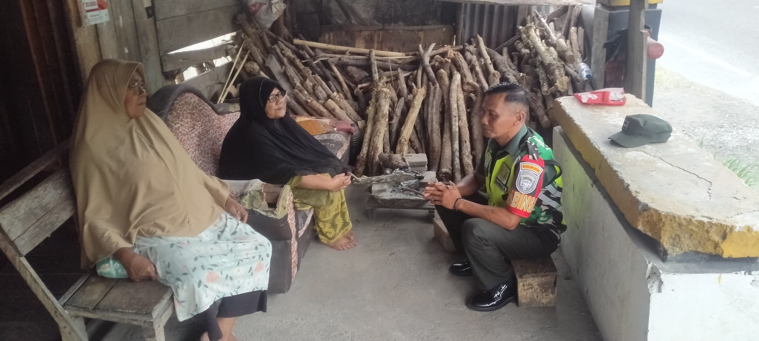 Melalui Posbindu, Babinsa Ajak Lansia Aktif Cek Kesehatan