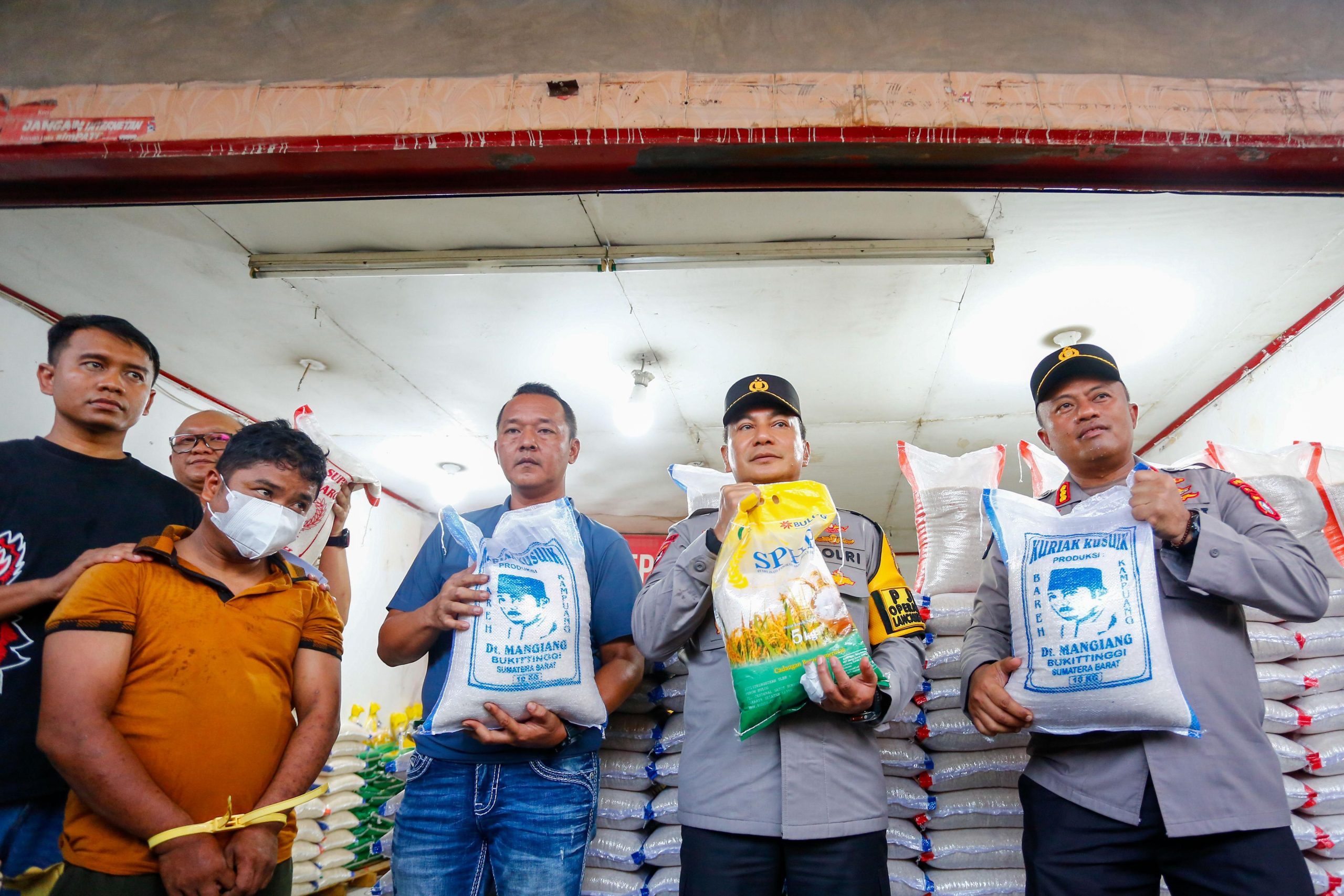 Polda Riau Tetapkan Distributor Pengoplos 9 Ton Beras Reject Jadi Tersangka