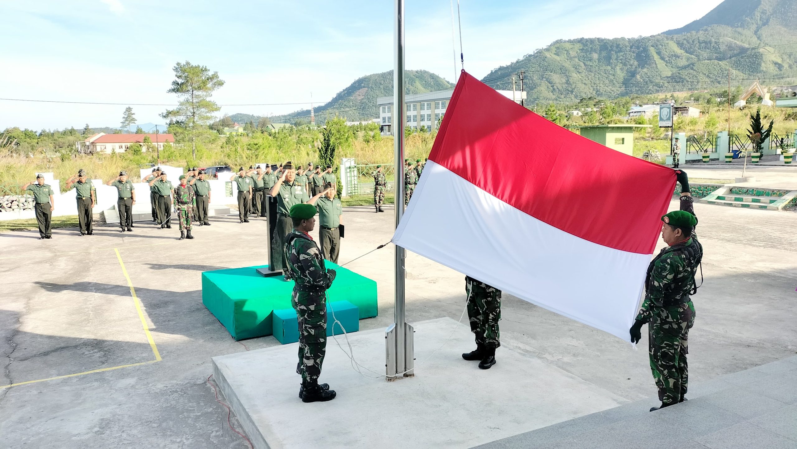 Gelar Upacara Bendera Hari Senin, Sarana Kodim 0119/BM Memelihara Kedisiplinan Dan Rasa Cinta Tanah Air