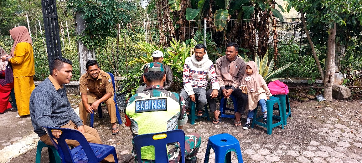 Melalui Komsos, Babinsa Ajak Warga Peduli Dan Bersama-sama Menjaga Kamtibmas