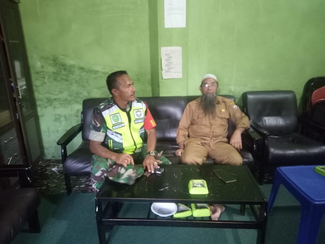 Pererat Silaturahmi, Babinsa Koramil 01/Bandar Komsos Dengan Aparatur Desa