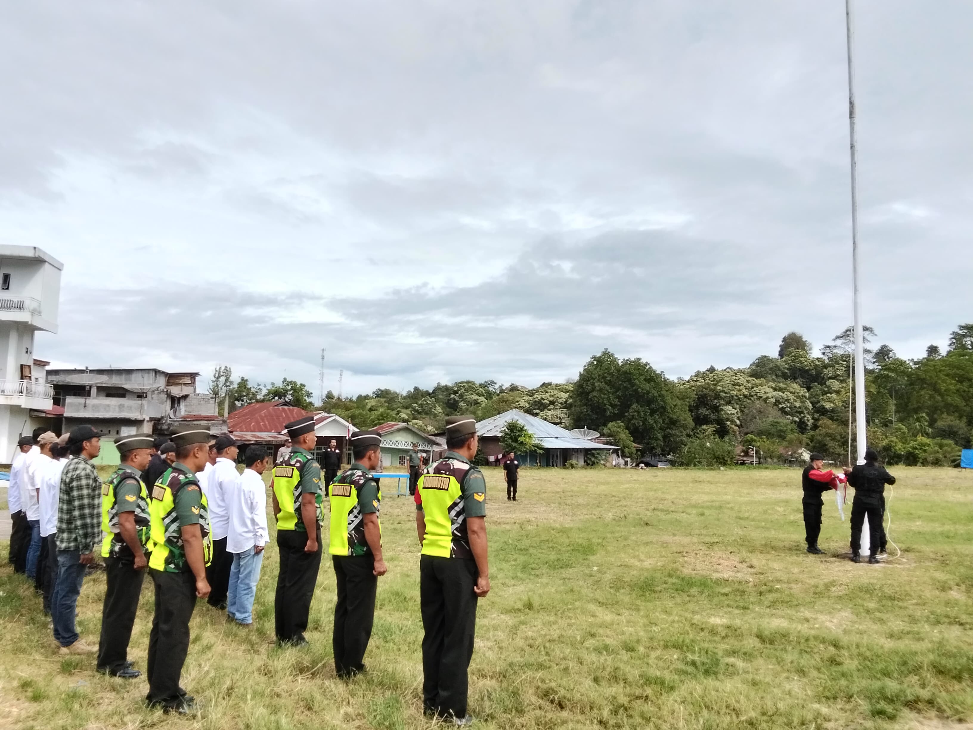 Bendera Merah Putih, 4×8 Meter Berkibar Di Kecamatan Timang Gajah