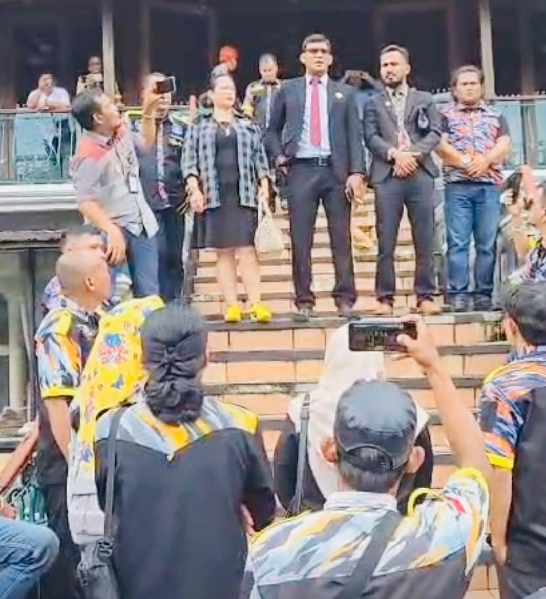LAMBAT TANGANI KASUS DUGAAN PENGADAAN XRAY PADA BADAN KARANTINA PERTANIAN KEMENTAN,PATUT DIPERTANYAKAN ADA APA KPK ??