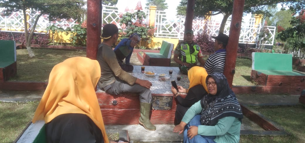 Membina Dan Meningkatkan Jalinan Komunikasi Di Wilayah Binaan, Babinsa Laksanakan Komsos