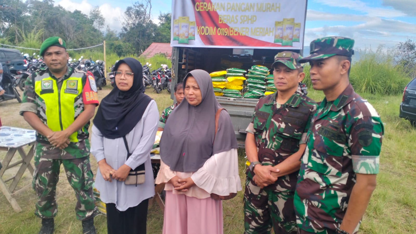 Kodim 0119/BM Salurkan Empat Ton Beras SPHP Di Kecamatan Timang Gajah
