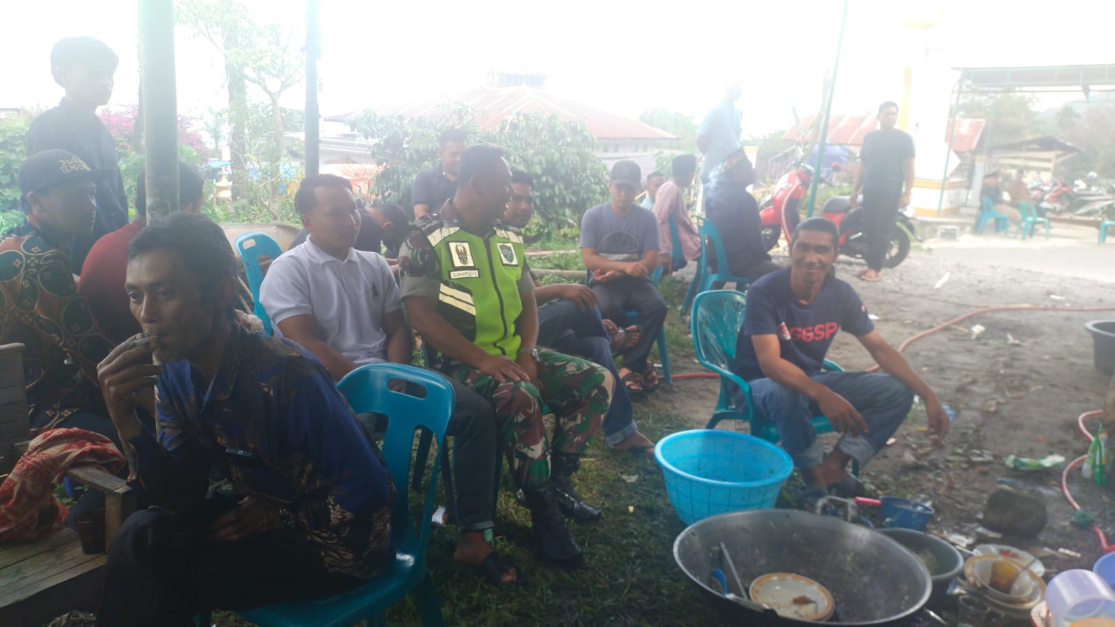 Babinsa Membaur Bersama Warga Dalam Kegiatan Kemasyarakatan Di Wilayah Binaan Babinsa Membaur Bersama Warga Dalam Kegiatan Kemasyarakatan Di Wilayah Binaan
