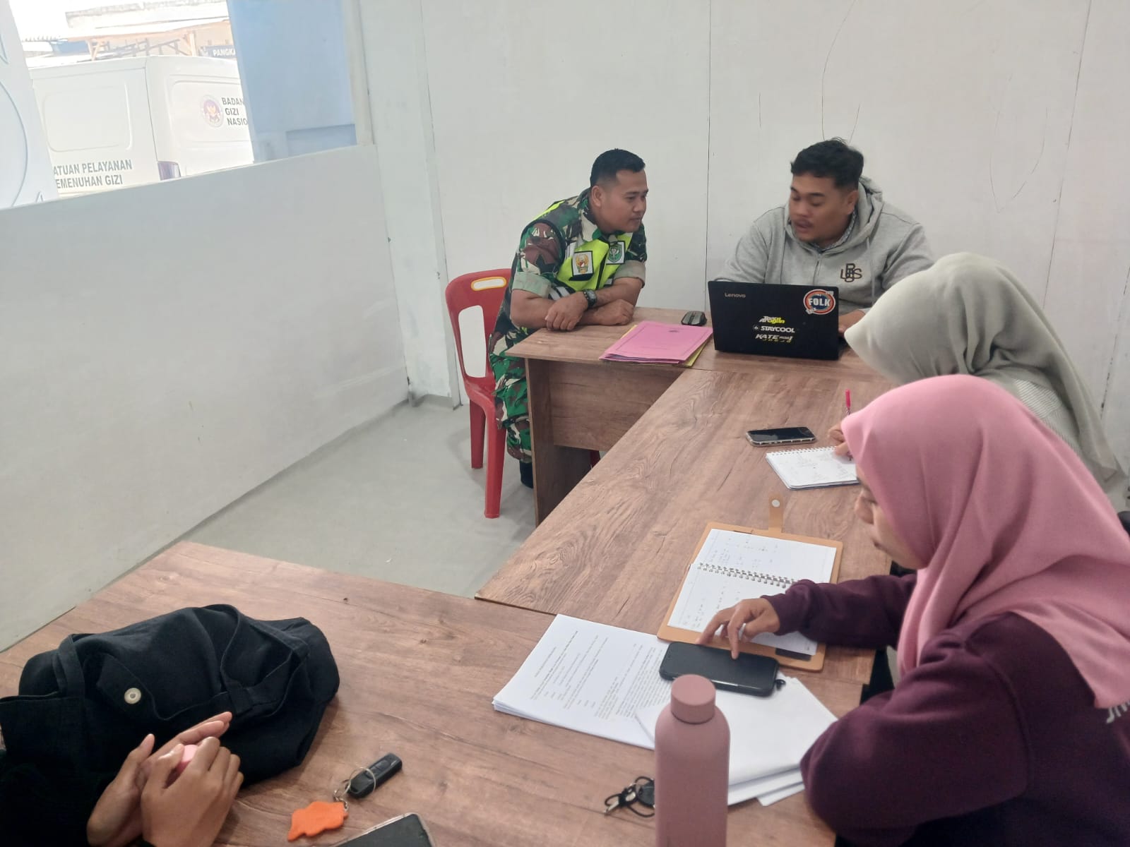 Babinsa Koramil 06/Bukit Komsos Bersama Karang Taruna Desa Paya Gajah