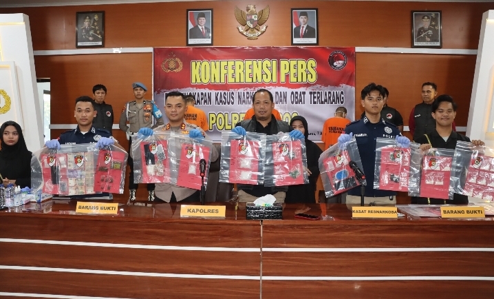 Empat Tersangka Pengedar Sabu-Sabu Dua Diantaranya Bandar Di Cokok Satresnarkoba Polres Maros