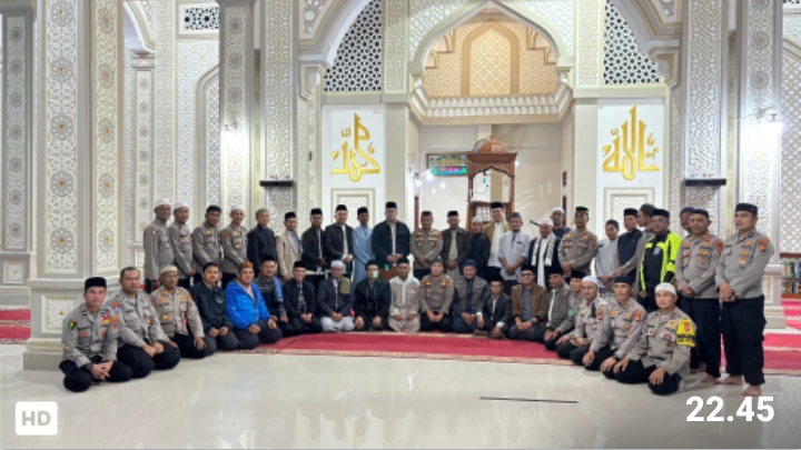 Rabu Mubarokah, Kapolres Bener Meriah Shalat Berjamaah di Masjid Al-Muttaqin Simpang Balek