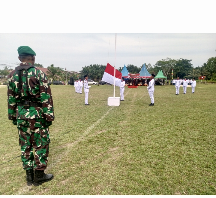 Sang Saka Merah Putih Sukses Dikibarkan pada HUT RI Ke-80 di Kecamatan Peureulak Barat dan Berlangsung Khidmat.