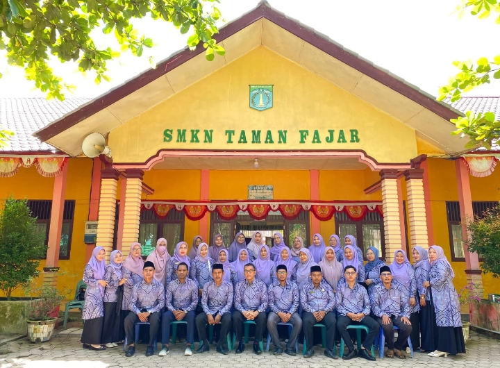 Azwar Rangkuti Bantah Tudingan Rekayasa Pelatihan Pembelajaran Koding Para Guru di SMKN Taman Fajar.