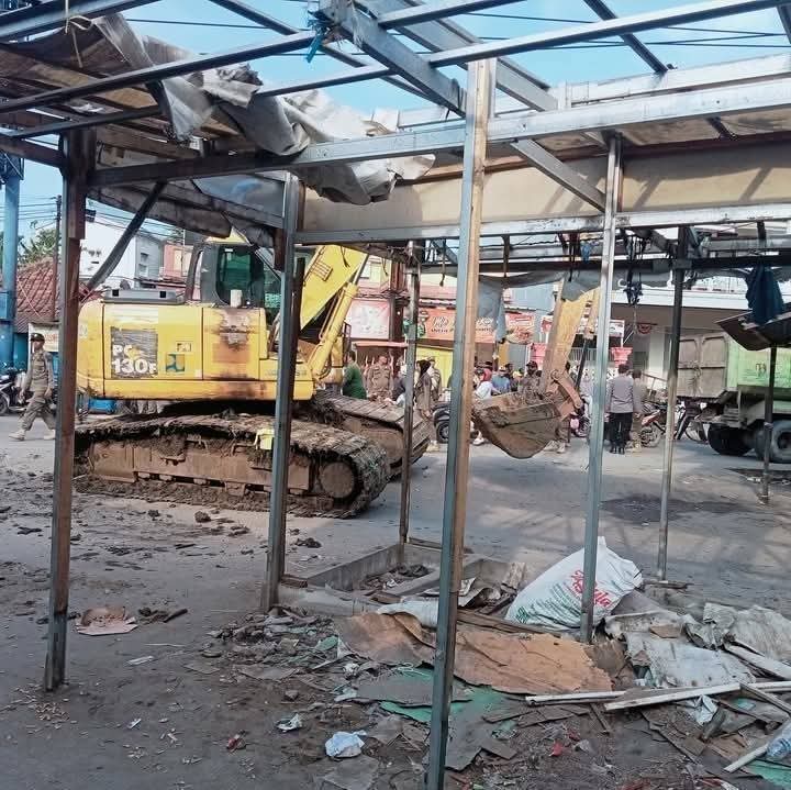 Pasar Darurat Desa Junjang Arjawinangun Resmi Ditertibkan Oleh Forkopimda Kabupaten Cirebon