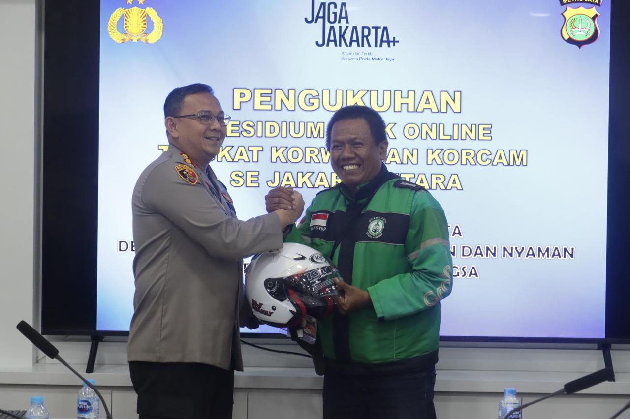 Kukuhkan Presidium Komunitas Ojek Online, Kapolres Metro Jakarta Utara Ajak Warga Aktif Jaga Lingkungan