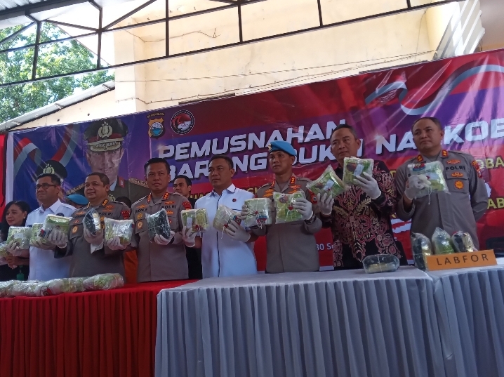 Polda Sulsel Apresiasi Polres Pare-Pare Ungkap Sabu-sabu Sebanyak 44 kilo, Berikut Penjelasan Bahaya Narkoba Bagi Kesehatan Mental