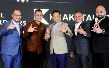 Direktur Utama Krakatau Steel Raih Leadership Excellence Award 2025 dari HIPMI dan Danantara Indonesia Business Forum Direktur Utama Krakatau Steel Raih Leadership Excellence Award 2025 dari HIPMI dan Danantara Indonesia Business Forum