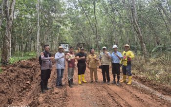Sampoerna Agro Bantu Perbaikan Jalan, Bukti Sinergi Swasta dan Pemda Sampoerna Agro Bantu Perbaikan Jalan, Bukti Sinergi Swasta dan Pemda