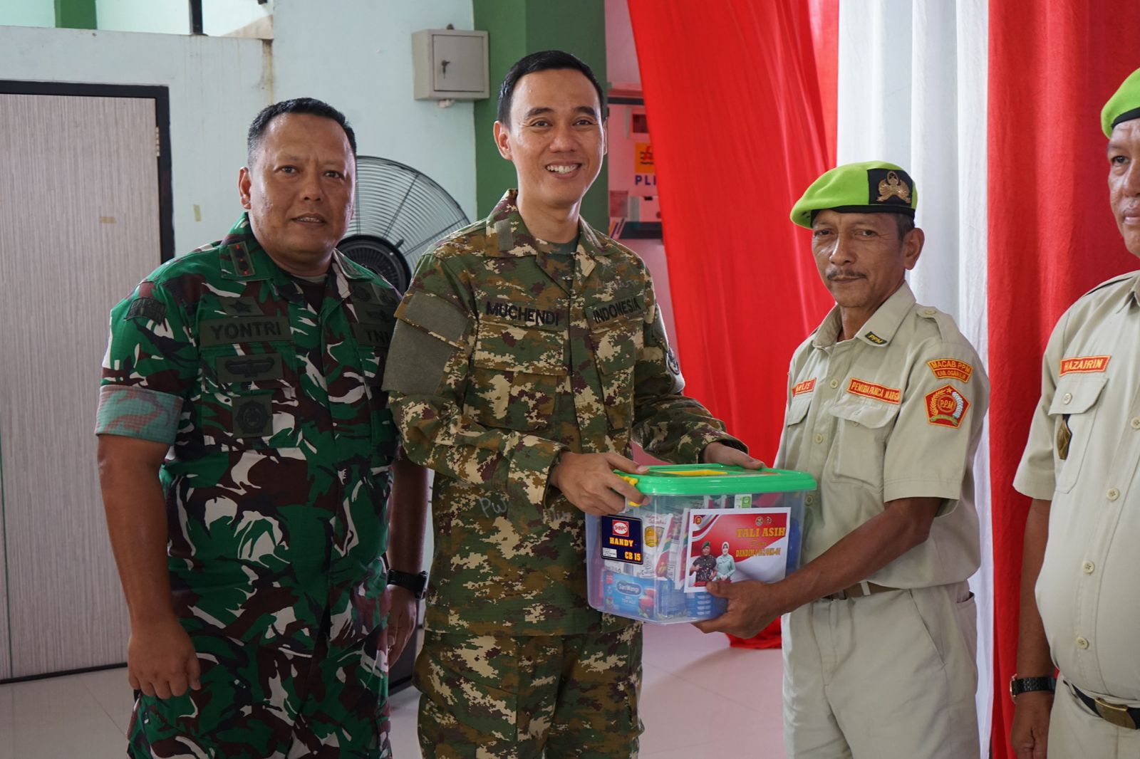 Kenakan Seragam Komcad, Bupati OKI Tunjukan Solidaritas TNI dan Masyarakat