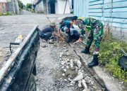 Babinsa Kerja Bakti Pasang Pipa SaluranAir, Bantu Warga Dapatkan Air Bersih