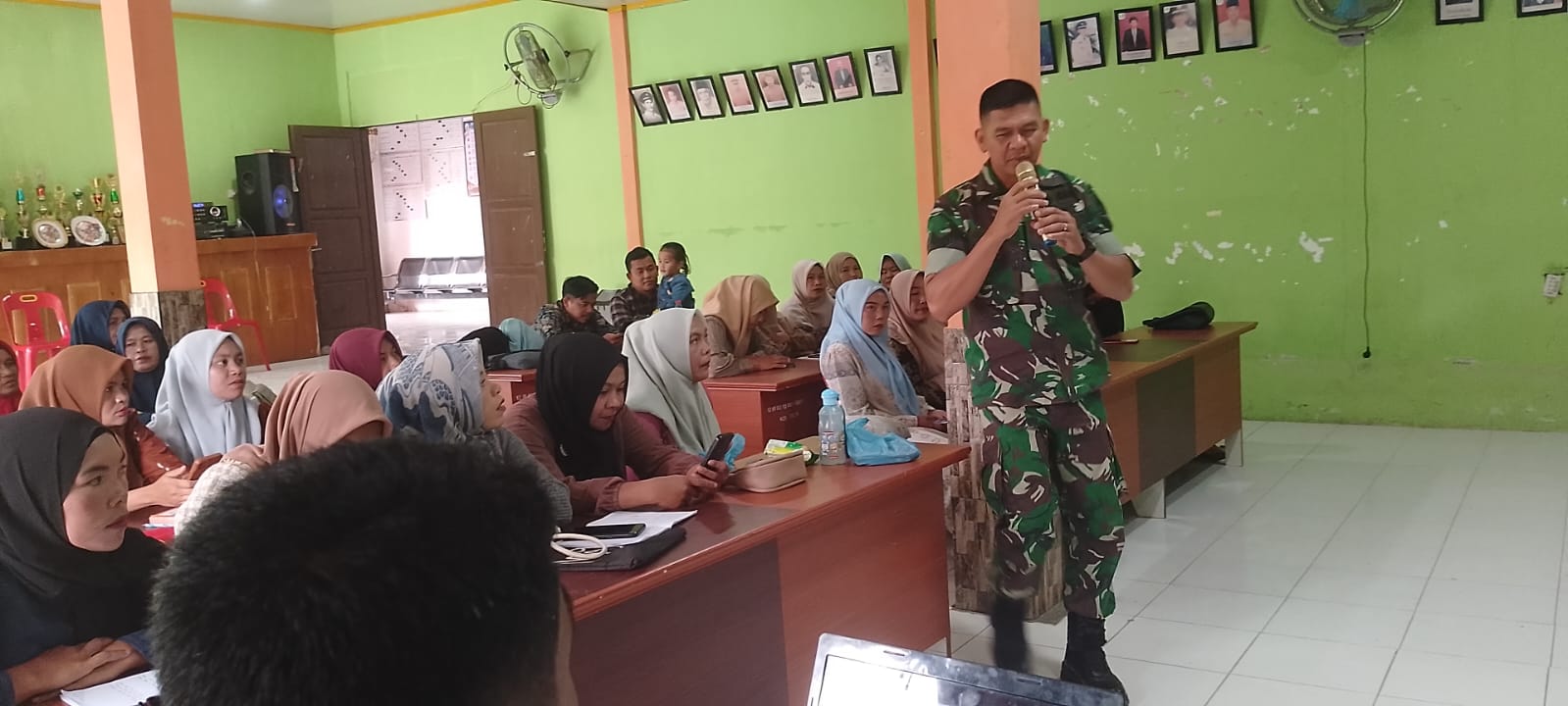 Satgas TMMD ke126 Kodim0106/Ateng, Bersinergi dengan Pihak Kesehatan Laksanakan Penyuluhan di Desa Kute Keramil, Kecamatan Linge Satgas TMMD ke126 Kodim0106/Ateng, Bersinergi dengan Pihak Kesehatan Laksanakan Penyuluhan di Desa Kute Keramil, Kecamatan Linge