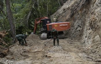 Satgas TMMD ke-126 Genjot Pembukaan Akses Jalan Di Desa Reje Guru