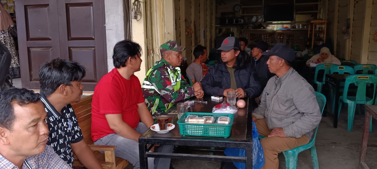 Perkuat Kemitraan Dan Kebersamaan, Babinsa Laksanakan Komsos Bersama Masyarakat