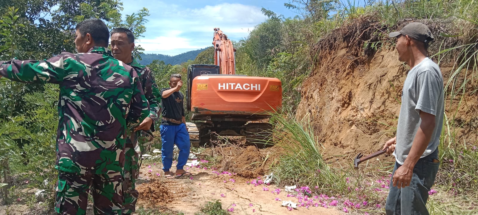 Dilembah, Pelosok Desa, Satgas TMMD ke-126 Berhasil Buka Akses Jalan Untuk Masyarakat