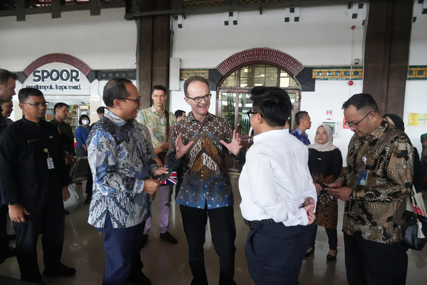 KAI dan Pemerintah Inggris Dukung Pengembangan Kawasan Transportasi Rendah Emisi di Kota Semarang