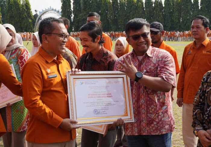 Hari Statistik Nasional 2025, KAI Divre IV Tanjungkarang Sabet Piagam Penghargaan dari BPS