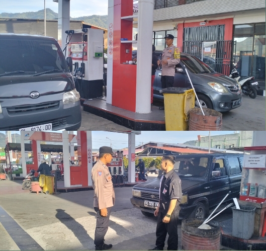 Polsek Bebesen Terus Lakukan Pengaturan Arus Lalin di Tiga SPBU, Wujudkan Kelancaran dan Kenyamanan Masyarakat