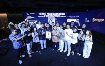 Flux Creative Universe Rayakan HUT ke-4 dan Cetak Rekor MURI sebagai Agensi Konten Viral Terbanyak Flux Creative Universe Rayakan HUT ke-4 dan Cetak Rekor MURI sebagai Agensi Konten Viral Terbanyak