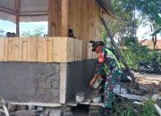 Kepedulian Terhadap Keamanan Lingkungan, Babinsa Bersama Warga Kerja Bakti Bangun Pos Kamling