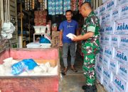 Yakinkan Harga dan Stok Sembako Stabil, Babinsa Koramil 01/Bandar Tanyakan Langsung Ke Pedagang