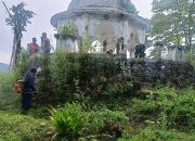 Dansatgas TMMD Bersama For,kopimcam dan Warga Ziarah ke Makam Datu Merah Muge