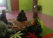 Babinsa Koramil 05/Permata Komsos Bersama Tokoh Masyarakat Jalin Kebersamaan