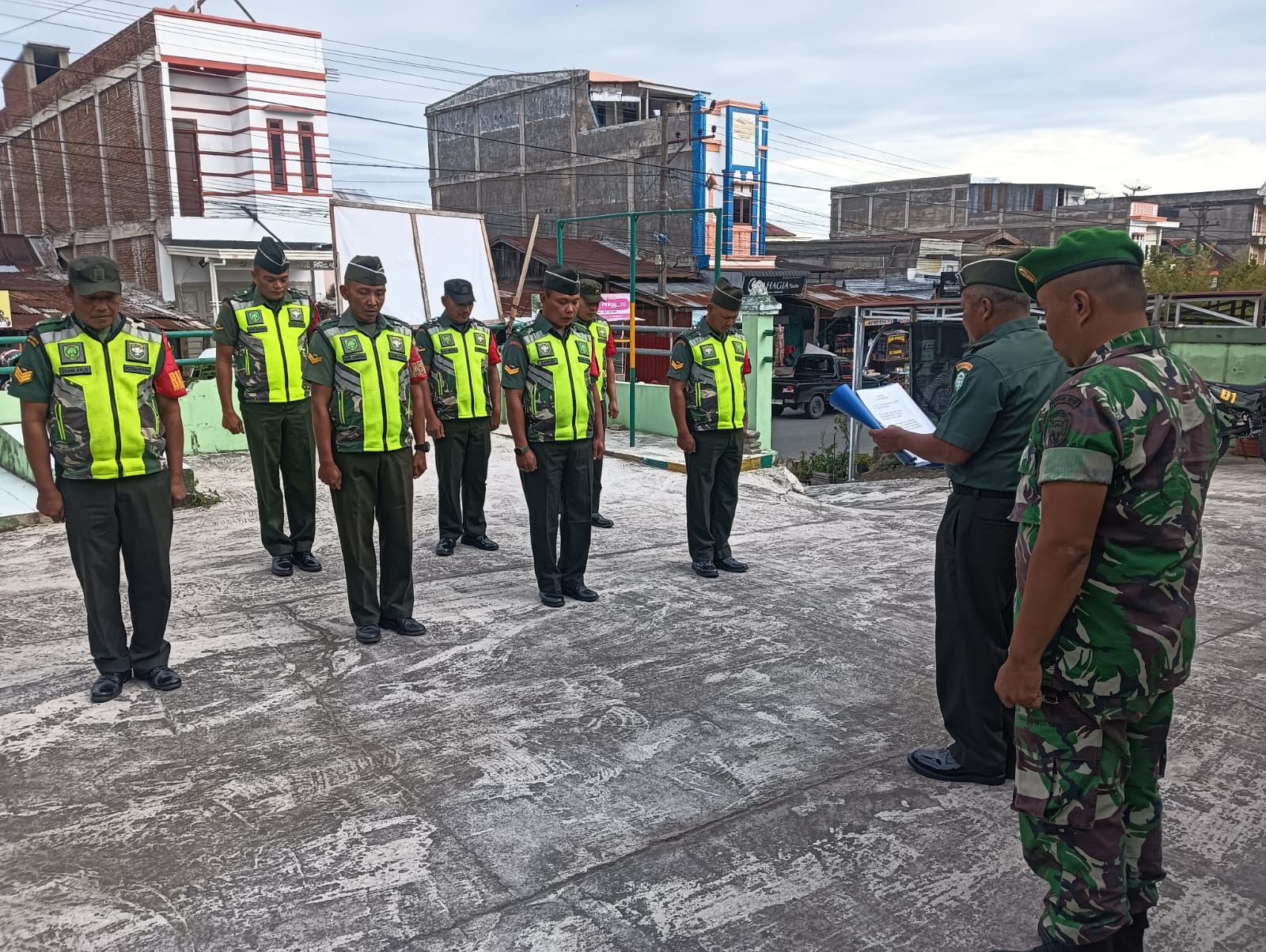 Melalui Apel Pagi, Danpos Mesidah Koramil 01/Bandar Ajak Babinsa Tingkatkan Kedisiplinan Dalam Melaksanakan Tugas