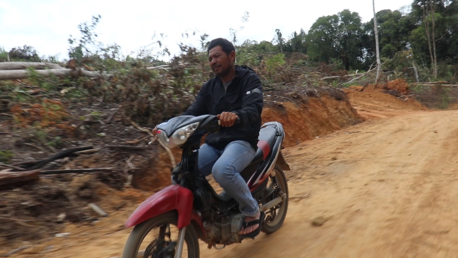 Warga Desa Kute Keramil Senang Jalan yang Dibangun Satgas TMMD Ke-126 Kodim 0106/Aceh Tengah