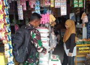 Babinsa Cek Harga Pangan Di Kios Milik Warga, Pastikan Harga Sembako Stabil