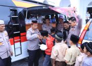 Polres Bener Meriah Bagikan Bingkisan Makan Siang Untuk Jemaah Sholat Jum’at Masjid Istiqomah Bale Atu Polres Bener Meriah Bagikan Bingkisan Makan Siang Untuk Jemaah Sholat Jum’at Masjid Istiqomah Bale Atu