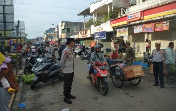 Polsek Rangkasbitung Polres Lebak Giat Patroli Dialogis Ke Pasar Rangkasbitung di Jalan RT.Hardiwinangun Polsek Rangkasbitung Polres Lebak Giat Patroli Dialogis Ke Pasar Rangkasbitung di Jalan RT.Hardiwinangun