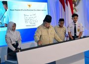 Presiden Prabowo Resmi Luncurkan Program Digitalisasi Pembelajaran untuk Indonesia Cerdas di 38 Provinsi Presiden Prabowo Resmi Luncurkan Program Digitalisasi Pembelajaran untuk Indonesia Cerdas di 38 Provinsi