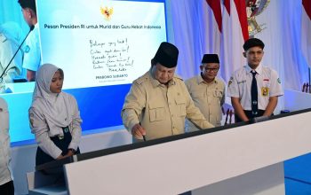 Presiden Prabowo Resmi Luncurkan Program Digitalisasi Pembelajaran untuk Indonesia Cerdas di 38 Provinsi Presiden Prabowo Resmi Luncurkan Program Digitalisasi Pembelajaran untuk Indonesia Cerdas di 38 Provinsi