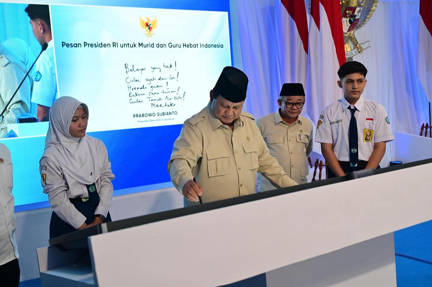 Presiden Prabowo Resmi Luncurkan Program Digitalisasi Pembelajaran untuk Indonesia Cerdas di 38 Provinsi