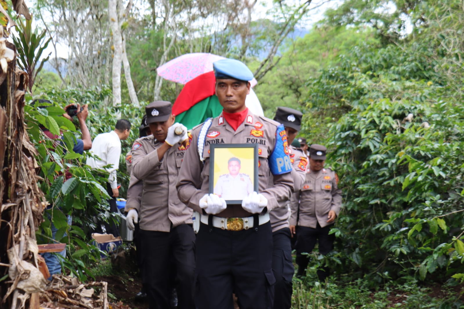 Kapolres Aceh Tengah Pimpin Pemakaman Tradisi Kepolisian Alm Bripka Ruhdi Fitrah