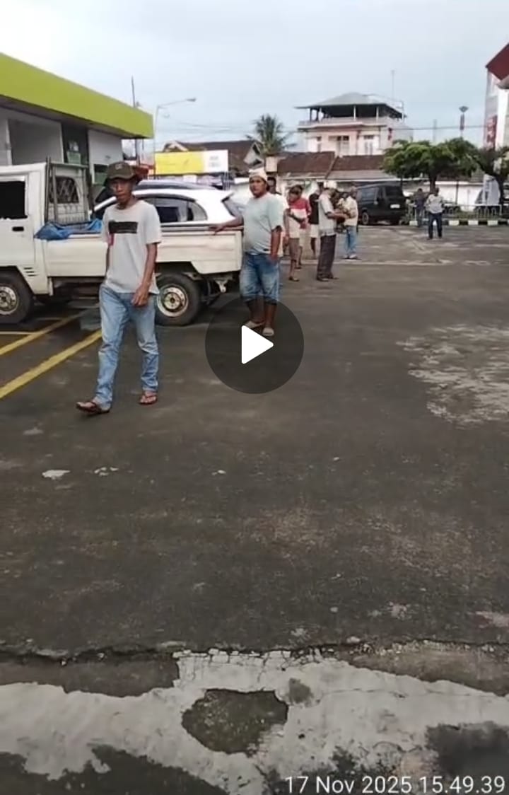 Lapor Pak Kapolda Periksa SPBU 24.341.119 way Jepara Lamtim ,Diduga Ijinkan Pelangsir Dengan Tangki Modif